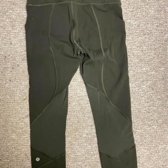 Sz 4 Lulu Crops - Picture 2 of 4